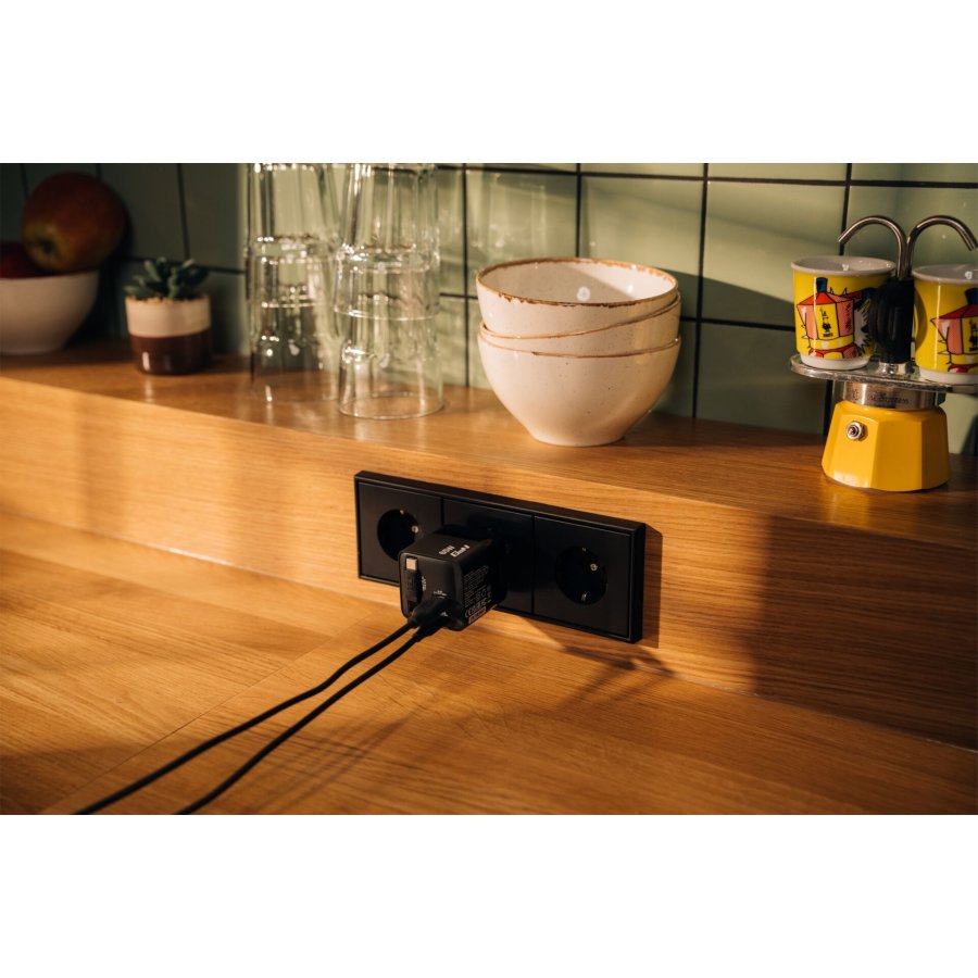 Verbatim Gan Charger 65W 2xUSB-C PD,1xUSB-A, retrac. Cable  32217 #16