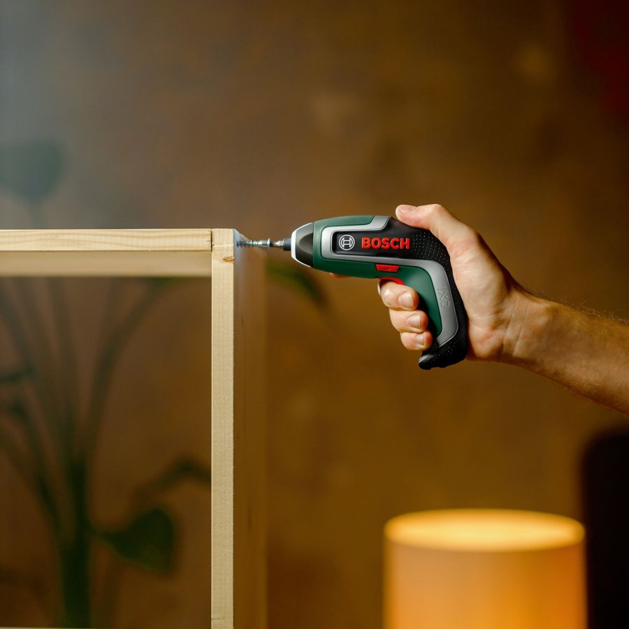 Bosch IXO 7 + 32tlg. Bit-Set Karton #11