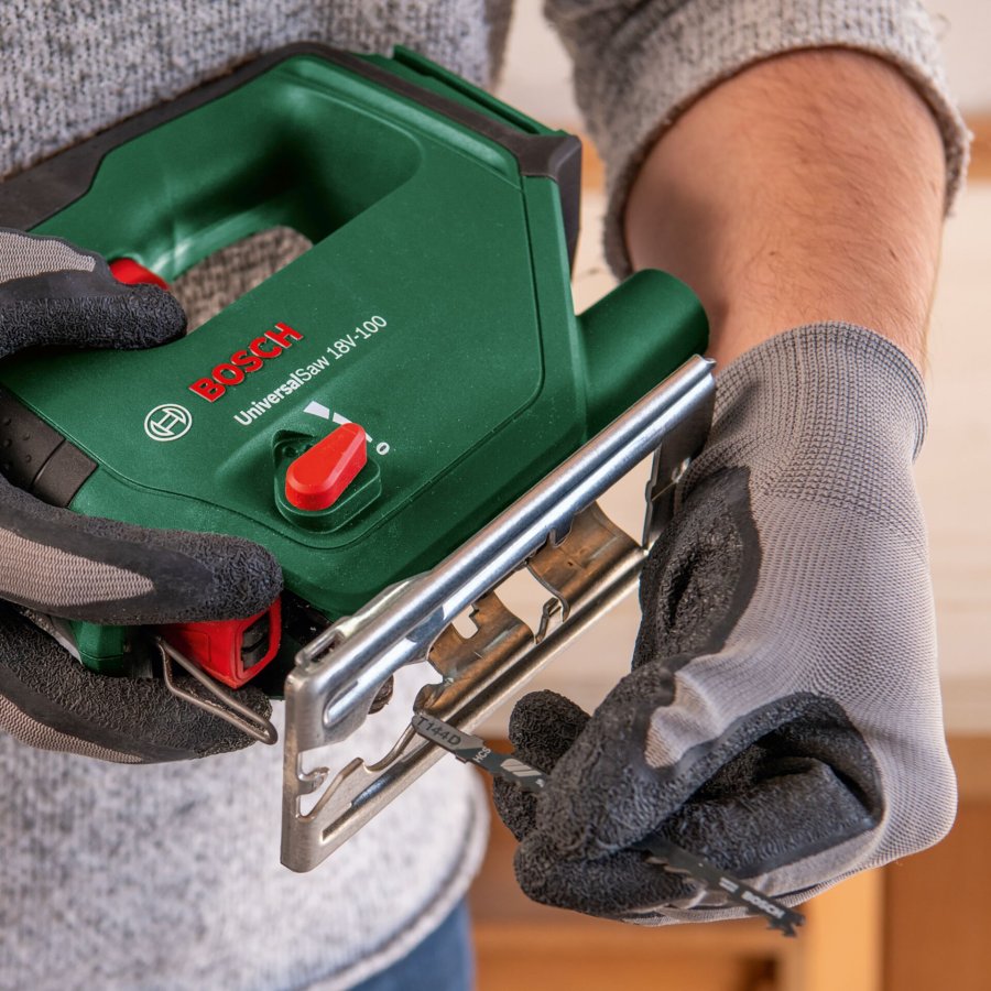 Bosch UniversalSaw 18V Baretool #3