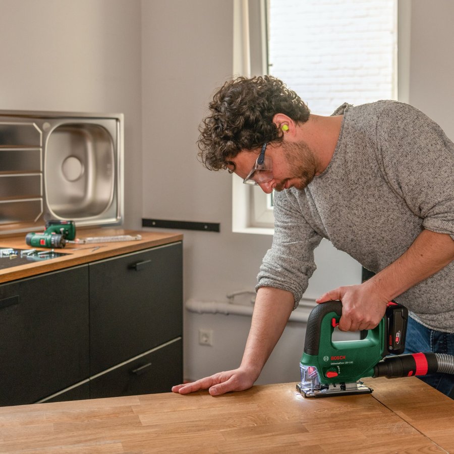 Bosch UniversalSaw 18V Baretool #9