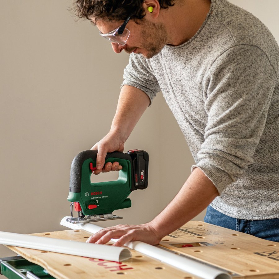 Bosch UniversalSaw 18V Baretool #10