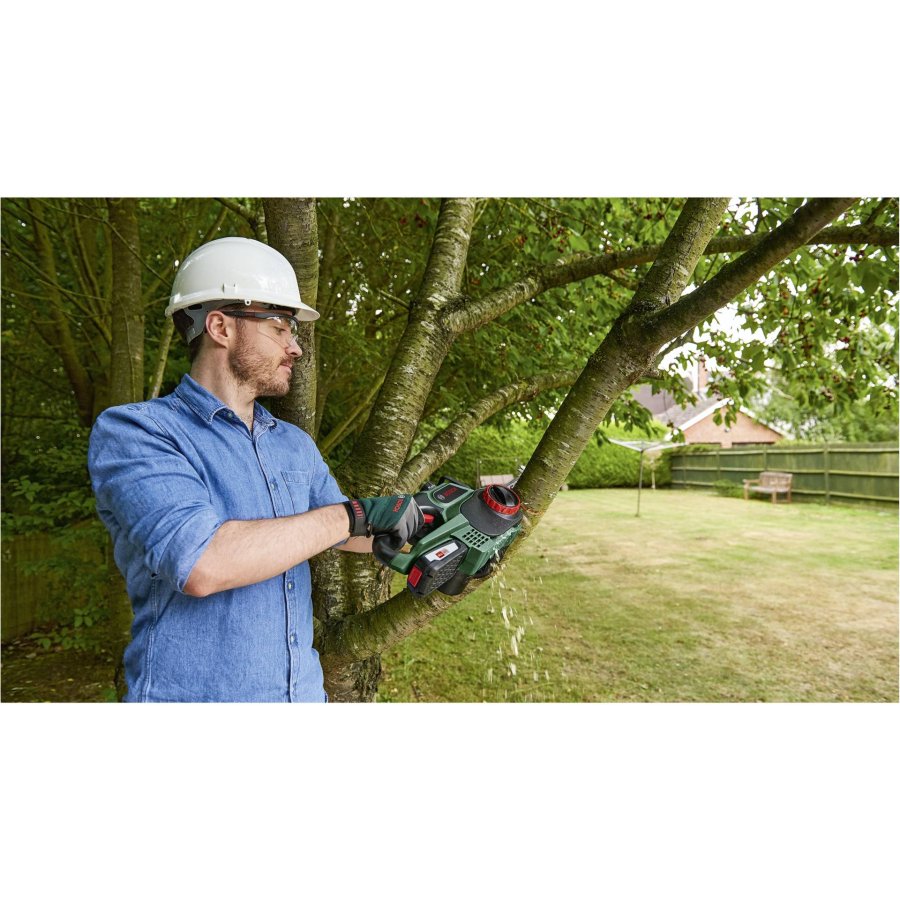 Bosch UniversalChain 18 Cordless Chainsaw   solo #3