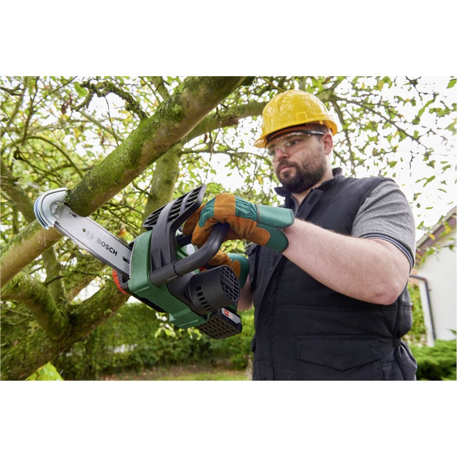 Bosch UniversalChain 18 Cordless Chainsaw   solo #4
