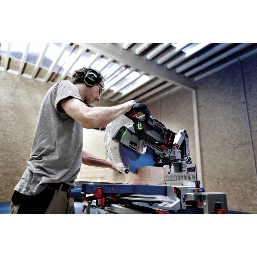 Bosch GCM 18V-305 C Cordless chop and mitre saw #4