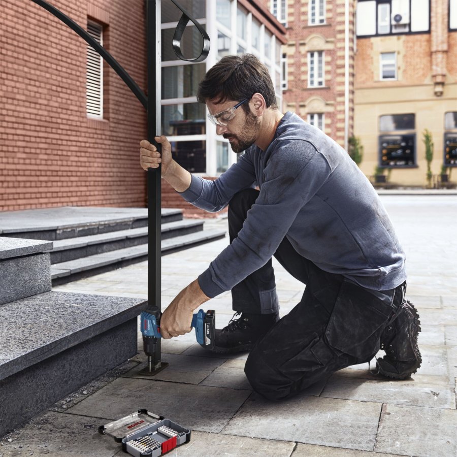 Bosch GSR 18V-45 (2x2,0Ah, 82AC, L-Case #15