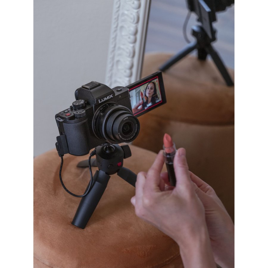 Panasonic Lumix DC-G100D black + H-FS 12-32 + DMW-SHGR2 #23