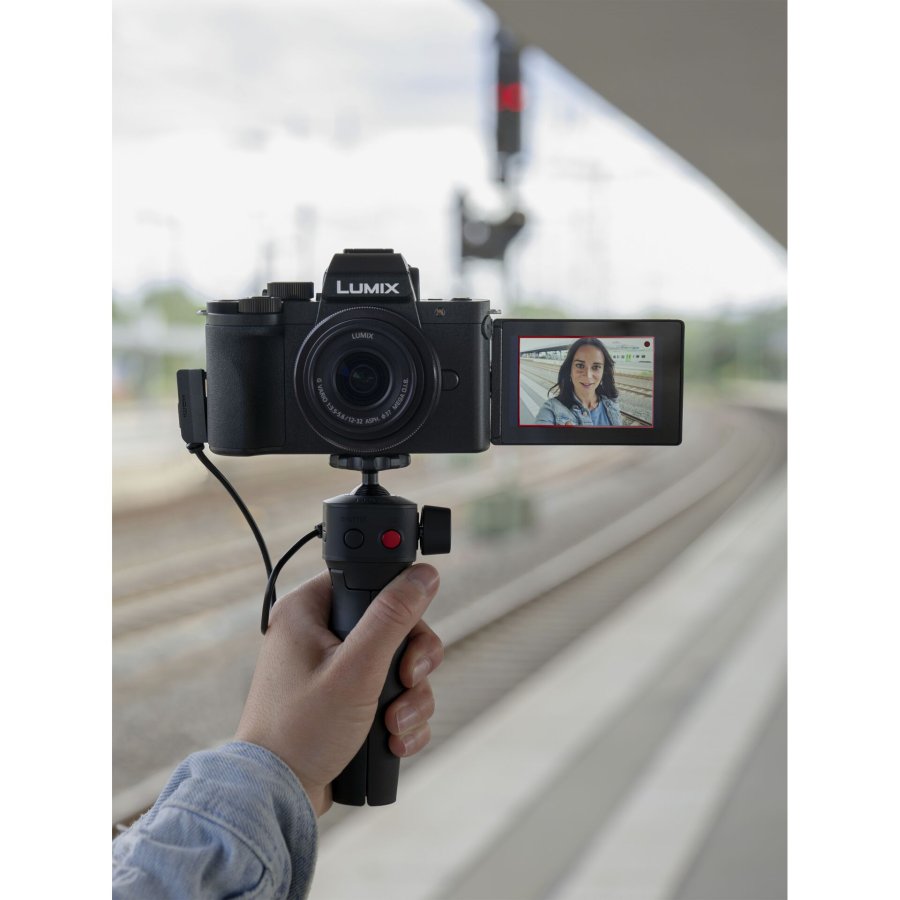 Panasonic Lumix DC-G100D black + H-FS 12-32 + DMW-SHGR2 #25