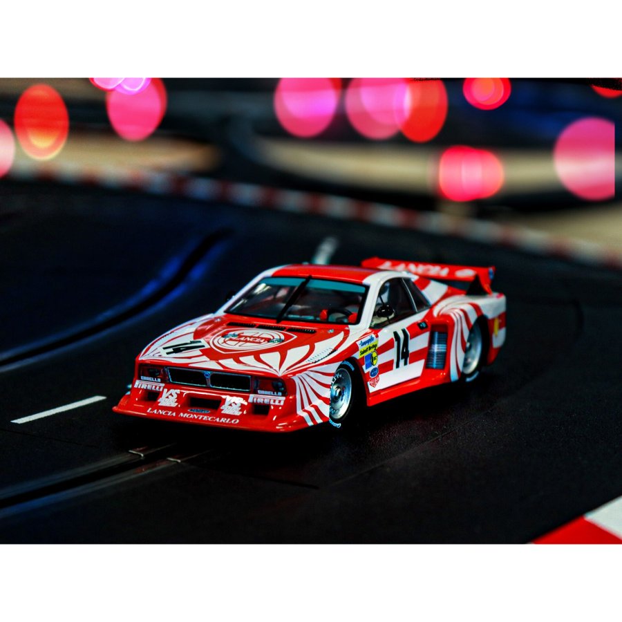 Carrera Digital 132     20031064 Lancia Beta Montecarlo  No.14 #2