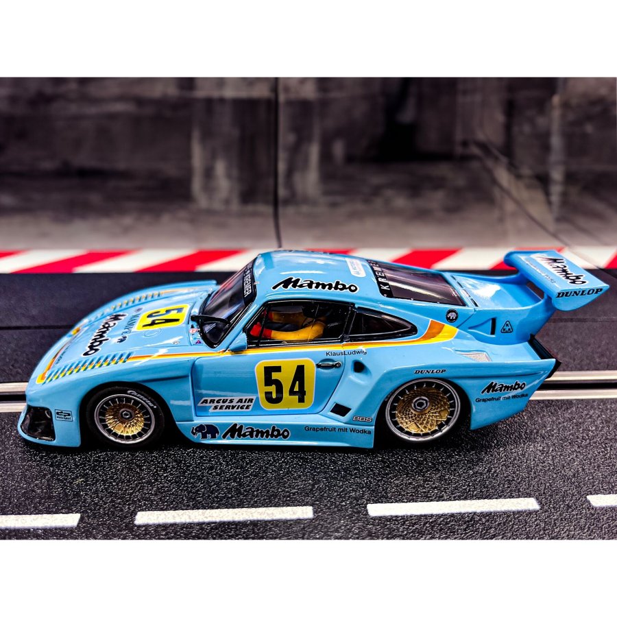Carrera Digital 132     20030957 Porsche Kremer 935 K3  No.54 #3