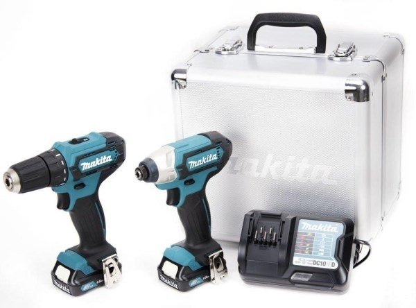 Makita CLX224X power tool combo kit Battery #2