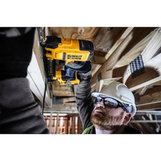 DeWALT DCN701D2-QW sm & hfteklamme pistol #6