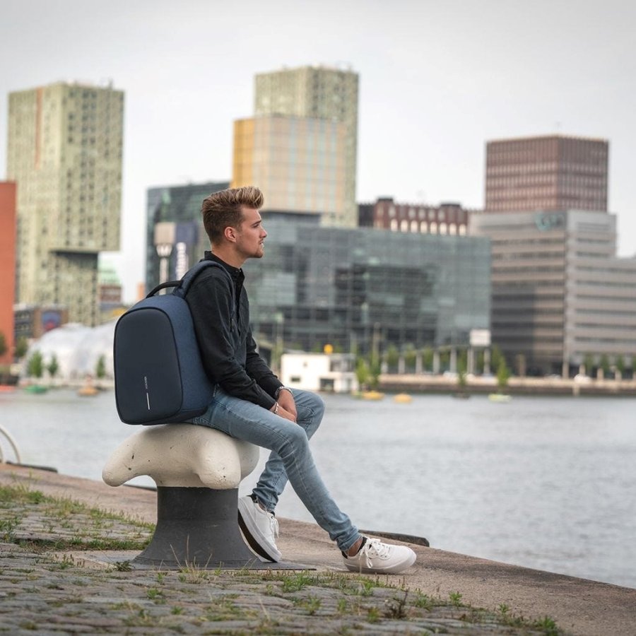 XD DESIGN ANTI-TYVERI RYGS�K BOBBY HERO REGULAR NAVY BLUE P/N: P705.295 #20