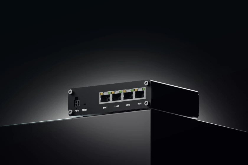 Teltonika RUTM08 kabelforbundet router Gigabit Ethernet Sort #8