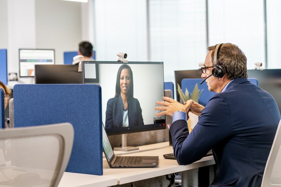 POLY Voyager 4320 headset med Microsoft Teams-certificering + BT700-adapter + ladestation #9
