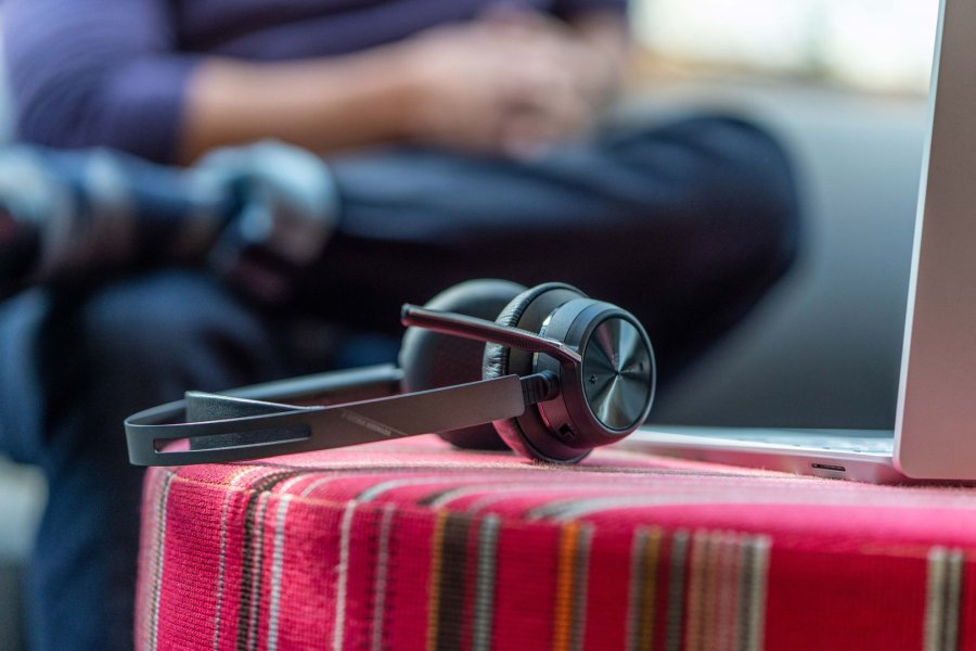 HP Poly Voyager Focus 2 Microsoft Teams Certified USB-C-C Headset +USB-C/A Adapter +Charging Stand #4