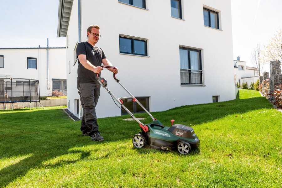 Metabo RM 36-18 LTX BL 36 Cordless Lawn Mower  solo #3
