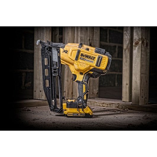 DeWALT DCN660D2-QW sm & hfteklamme pistol #5