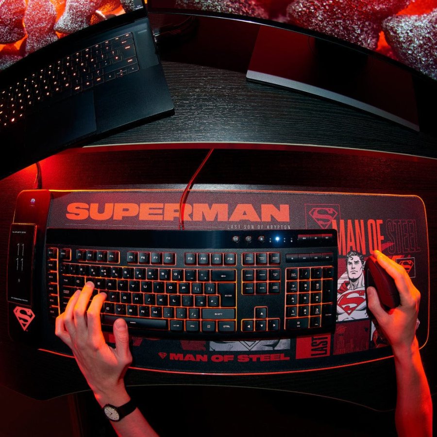 Numskull Mauspad DC Comics Superman wireless Charge 30x80cm #4