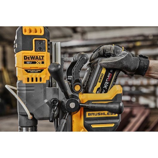 DeWALT DCD1623N-XJ bor Gul #8