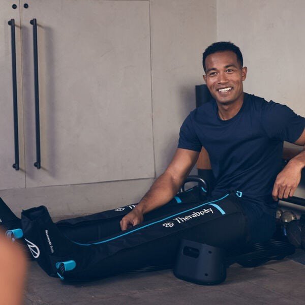 Therabody RecoveryAir PRO massageapparat Ben Sort #4