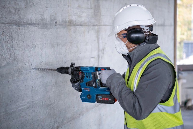BOSCH. SDS+ HAMMER GBH 18V-28 CF SOLO 3,4J LB #10