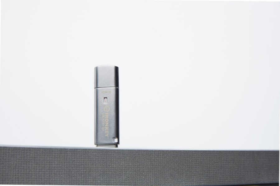 128GB USB 3.2 IRONKEY LOCKER+50 #6