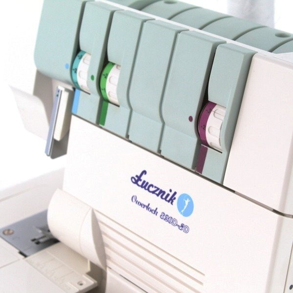 UCZNIK OVERLOCK 820D-3 #19