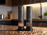 ELDOM ZMP5 BATTERIDREVET PEBER- OG SALTKV�RNES�T MED STATIV, SORT #4