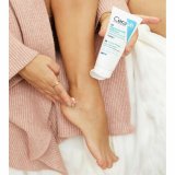 Fugtgivende Fodcreme CeraVe Renewing #2